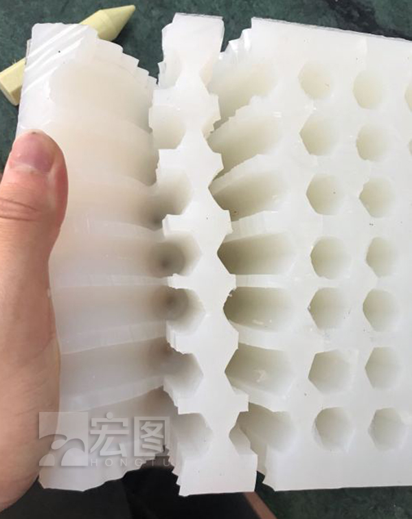 蜡笔硅胶模具脱模